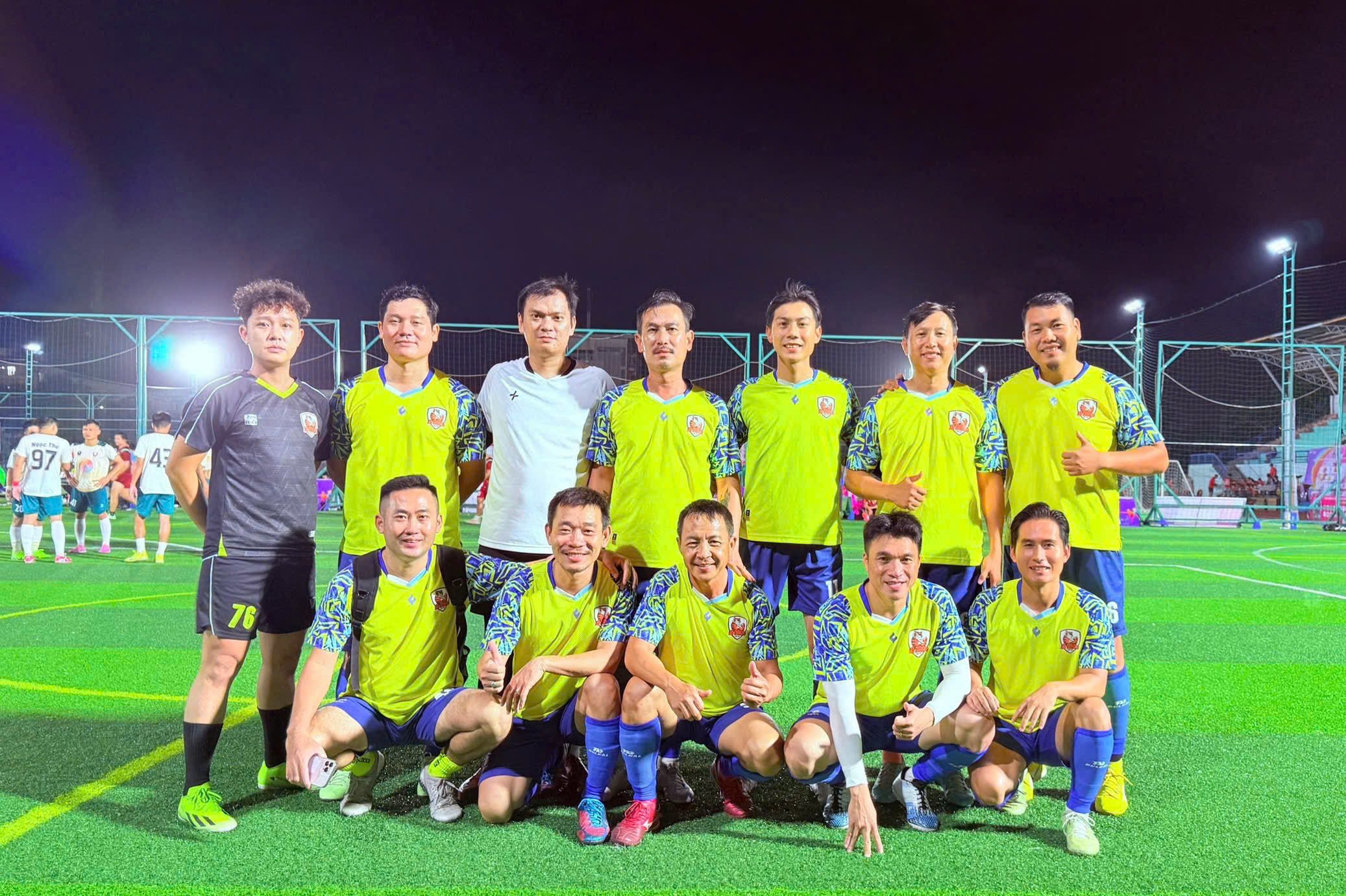 LÃO TƯỚNG LỮ HÀNH FC – Già gân ra sân với tinh thần trẻ